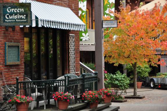 Um dos muitos simpáticos restaurantes na Chinatown de Victoria, capital da British Columbia, no oeste do Canadá
